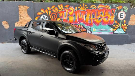 MITSUBISHI L200 TRITON 2.4 16V TURBO DIESEL SPORT GLS CD 4P 4X4 AUTOMÁTICO MITSUBISHI L200 TRITON 2.4 16V TURBO DIESEL SPORT GLS CD 4P 4X4 AUTOMÁTICO